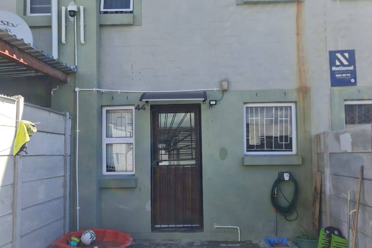 Townhouse Rental Monthly In Blue Downs - Photo 4