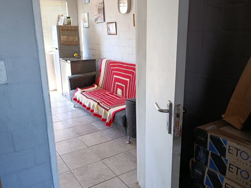 Townhouse Rental Monthly In Blue Downs - Photo 6