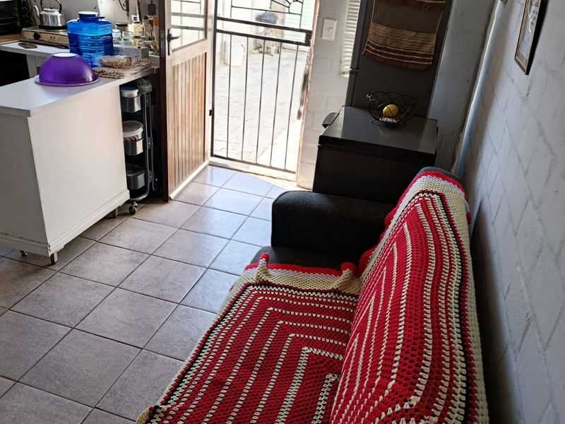 Townhouse Rental Monthly In Blue Downs - Photo 9