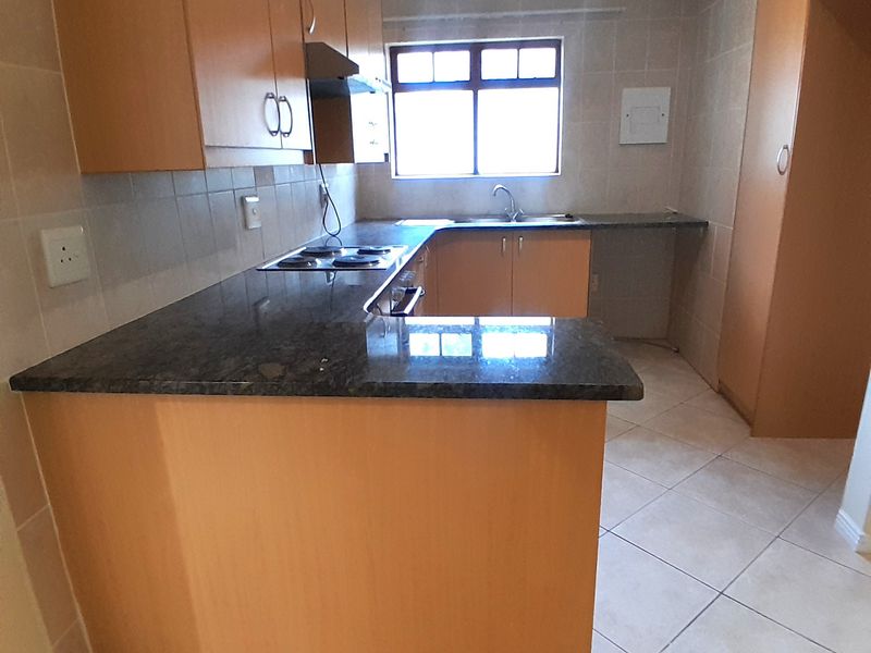 Apartment For Sale In Sandton - Photo 2