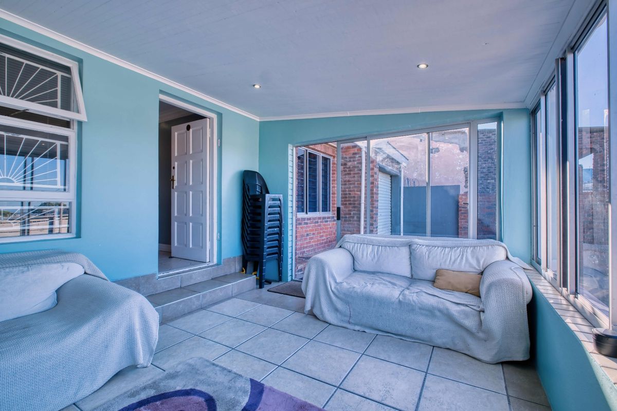 House Pending Sale In Port Elizabeth - Photo 5