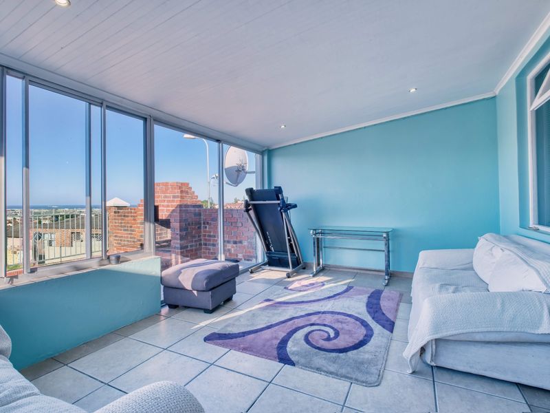 House Pending Sale In Port Elizabeth - Photo 4