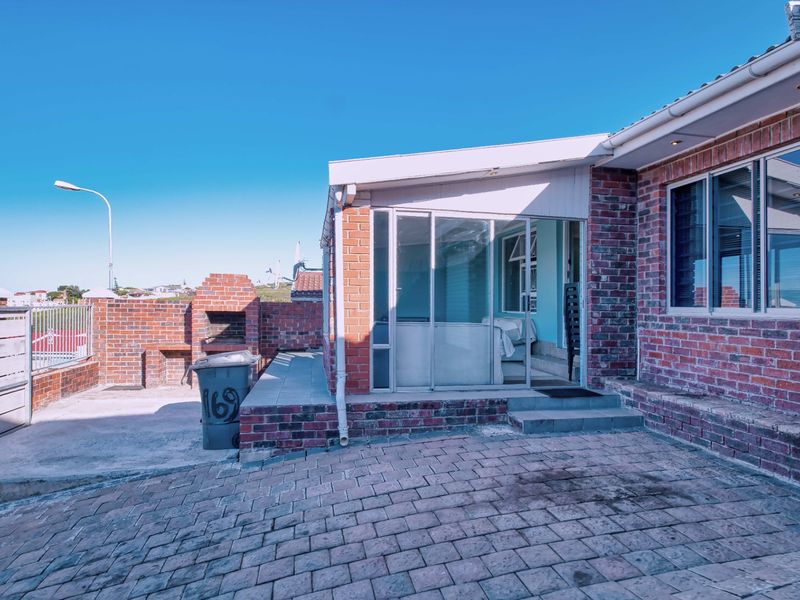 House Pending Sale In Port Elizabeth - Photo 3