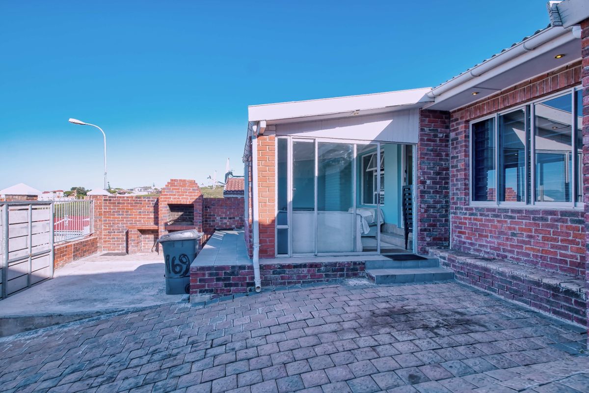 House Pending Sale In Port Elizabeth - Photo 3