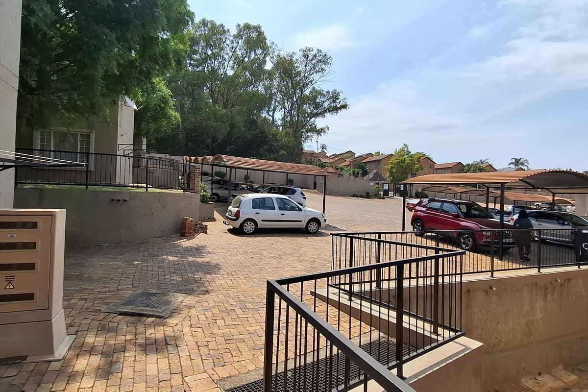 Apartment Rental Monthly In Roodepoort - Photo 3