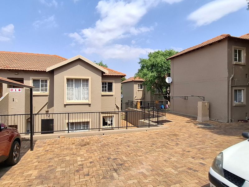 Apartment Rental Monthly In Roodepoort - Photo 4