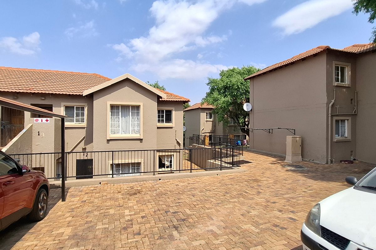 Apartment Rental Monthly In Roodepoort - Photo 4
