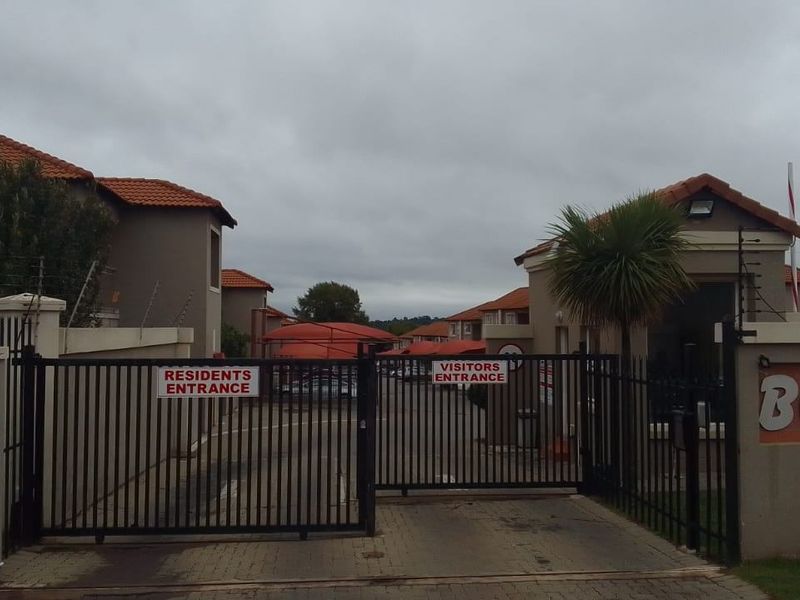 Townhouse Rental Monthly In Benoni - Photo 2