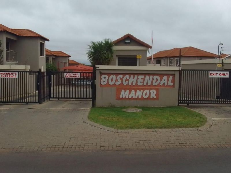 Townhouse Rental Monthly In Benoni - Photo 1