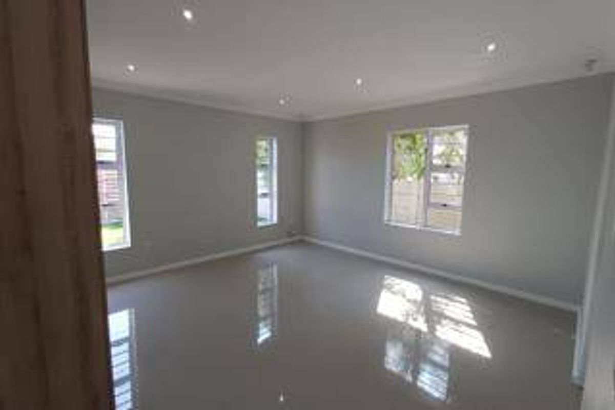 House For Sale In Port Elizabeth - Photo 5