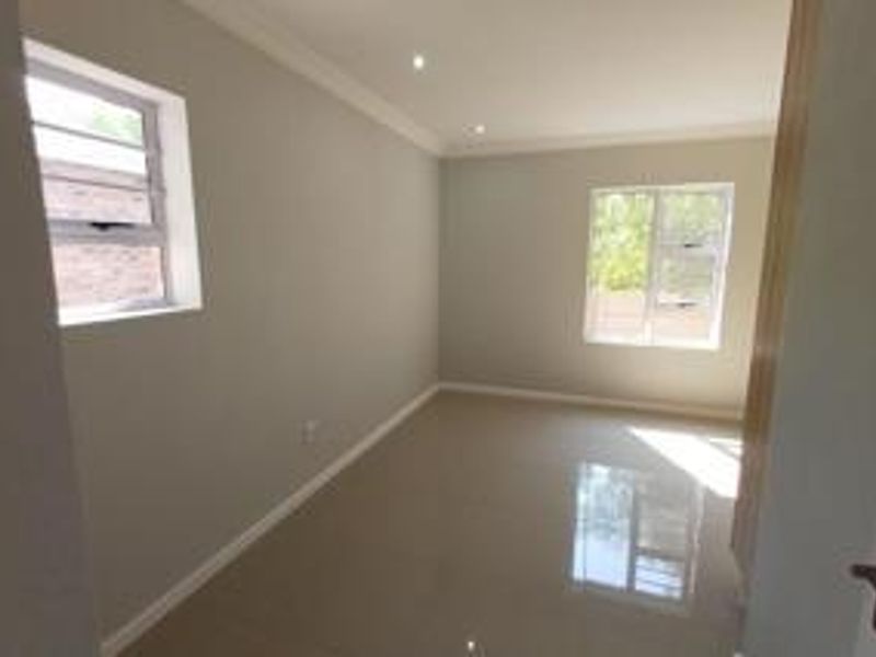 House For Sale In Port Elizabeth - Photo 4