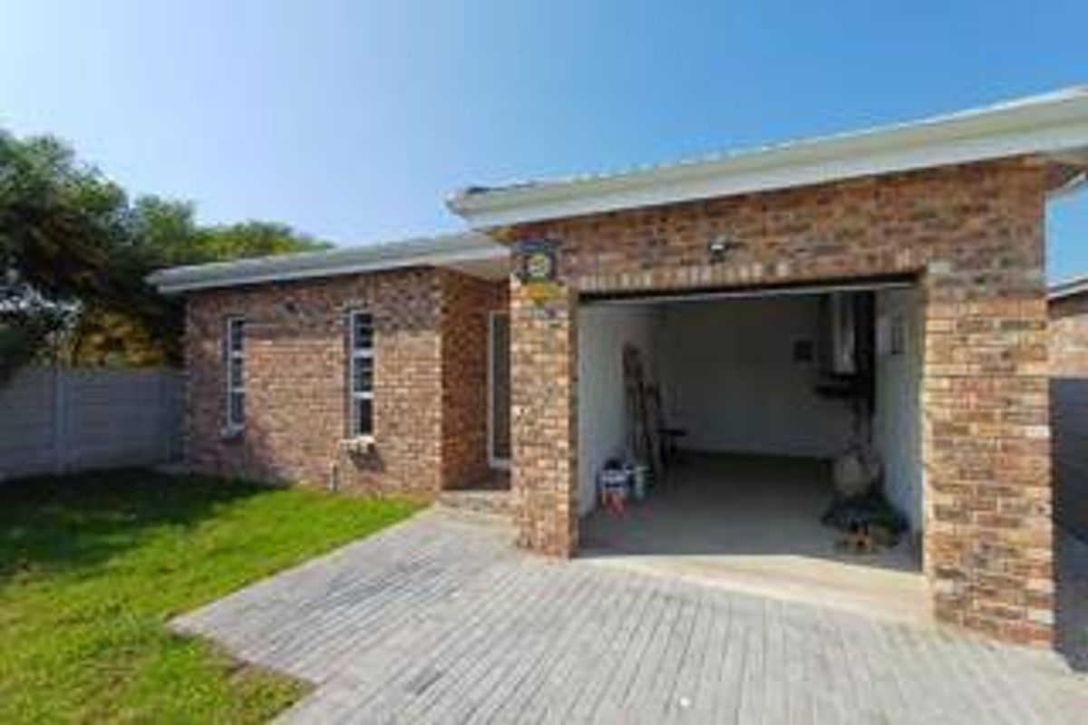 House For Sale In Port Elizabeth - Photo 3
