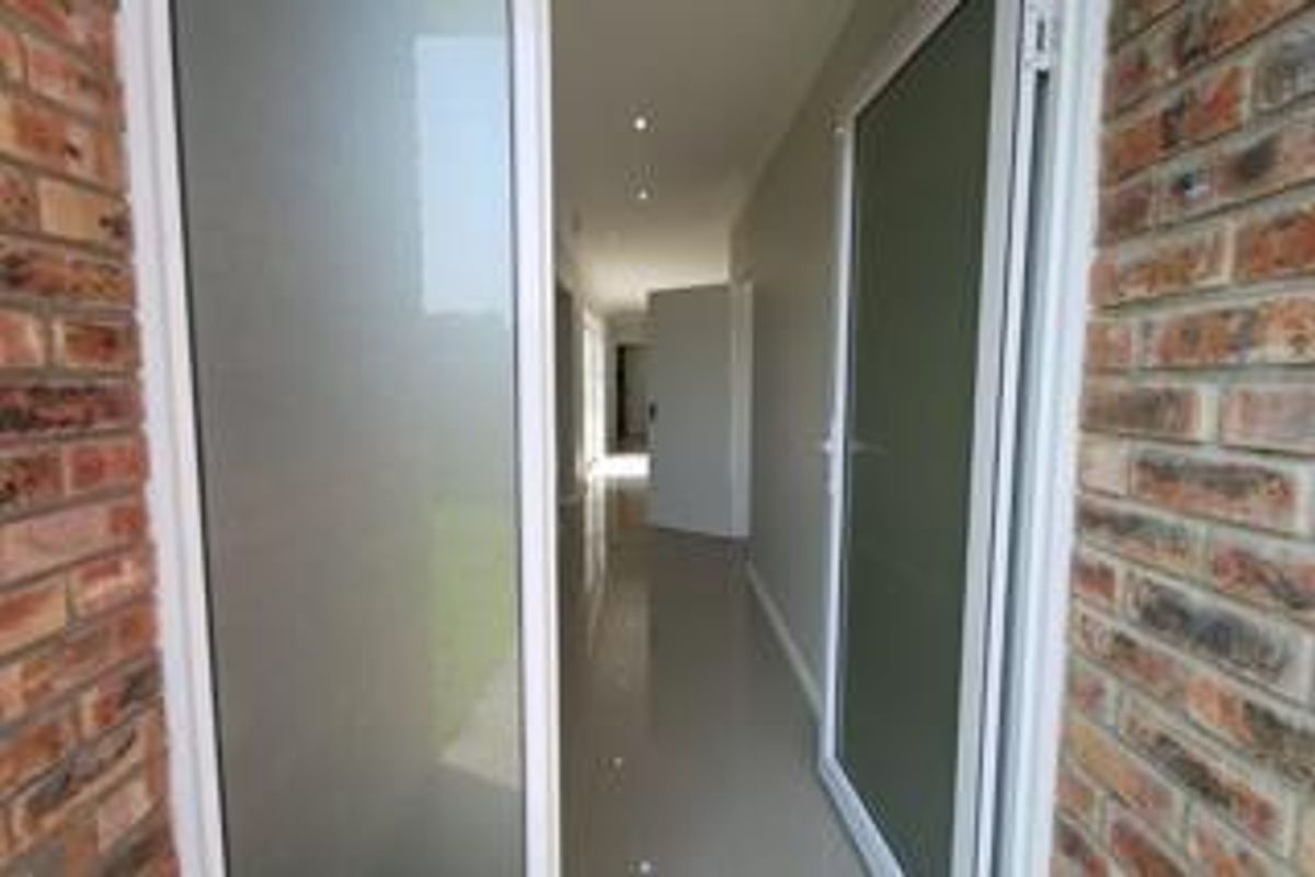 House For Sale In Port Elizabeth - Photo 2