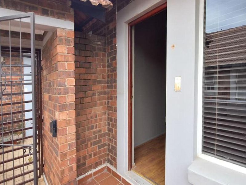 Apartment For Sale In Kempton Park - Photo 2