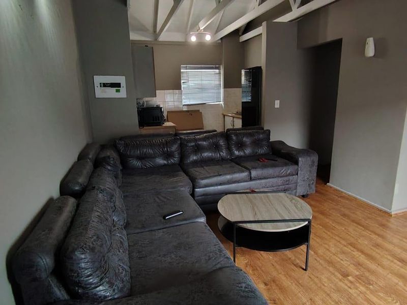 Apartment For Sale In Kempton Park - Photo 4