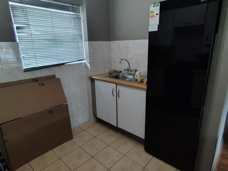Apartment For Sale In Kempton Park - Photo 8
