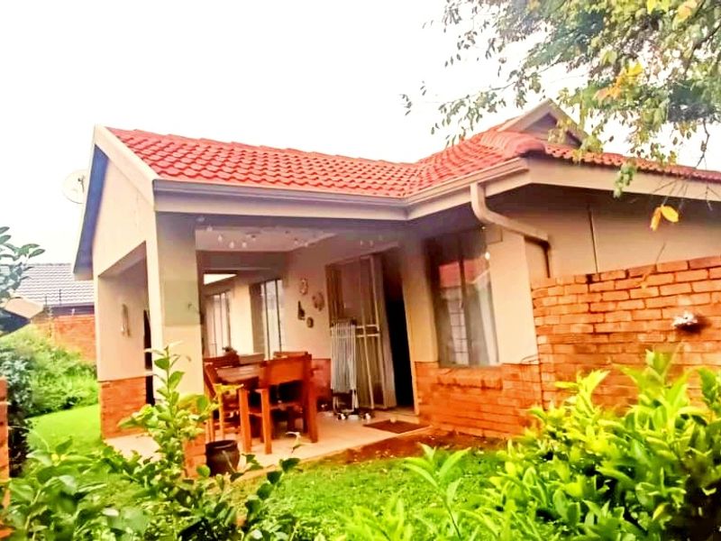 Townhouse Rental Monthly In Centurion - Photo 5