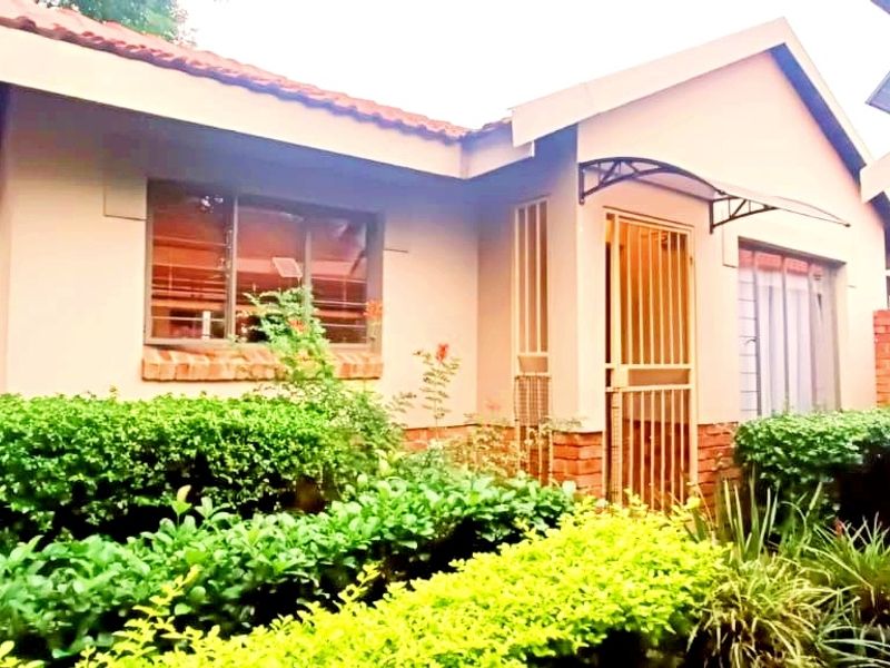Townhouse Rental Monthly In Centurion - Photo 4