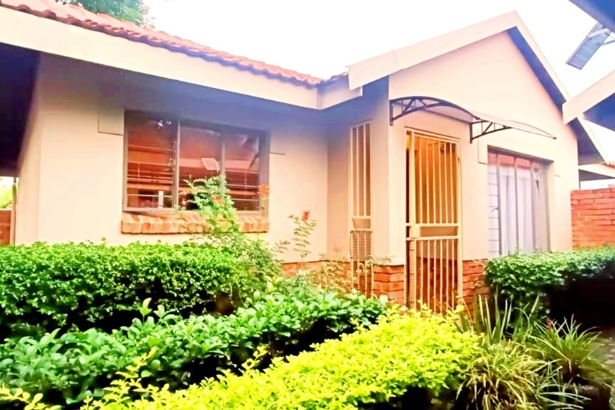 Townhouse Rental Monthly In Centurion - Photo 4