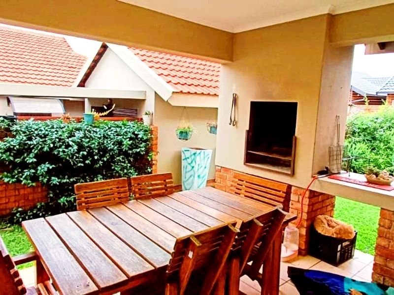Townhouse Rental Monthly In Centurion - Photo 2