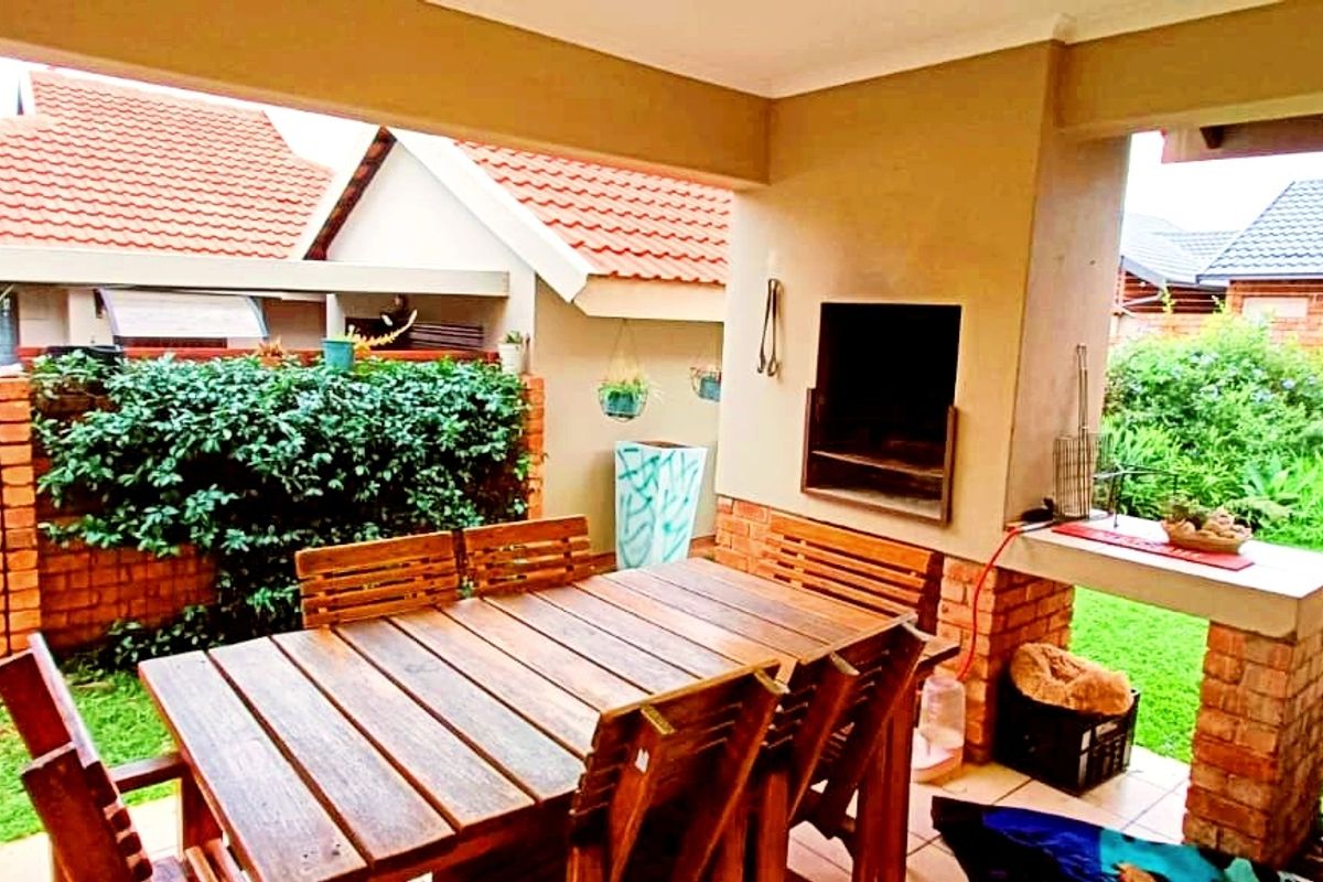 Townhouse Rental Monthly In Centurion - Photo 2