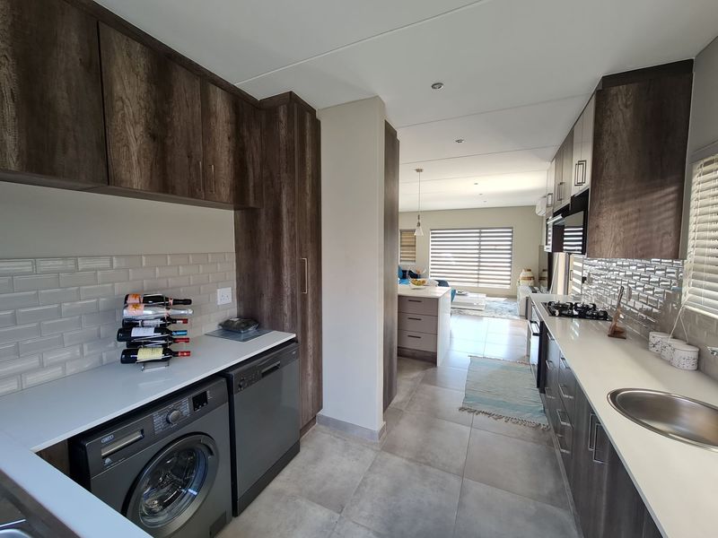 Townhouse For Sale In Bloemfontein - Photo 8