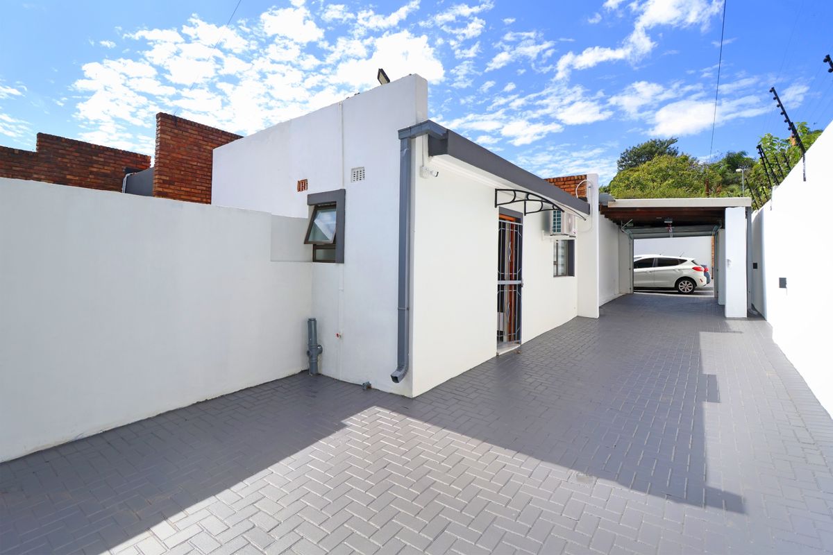 Apartment Rental Monthly In Sandton - Photo 2