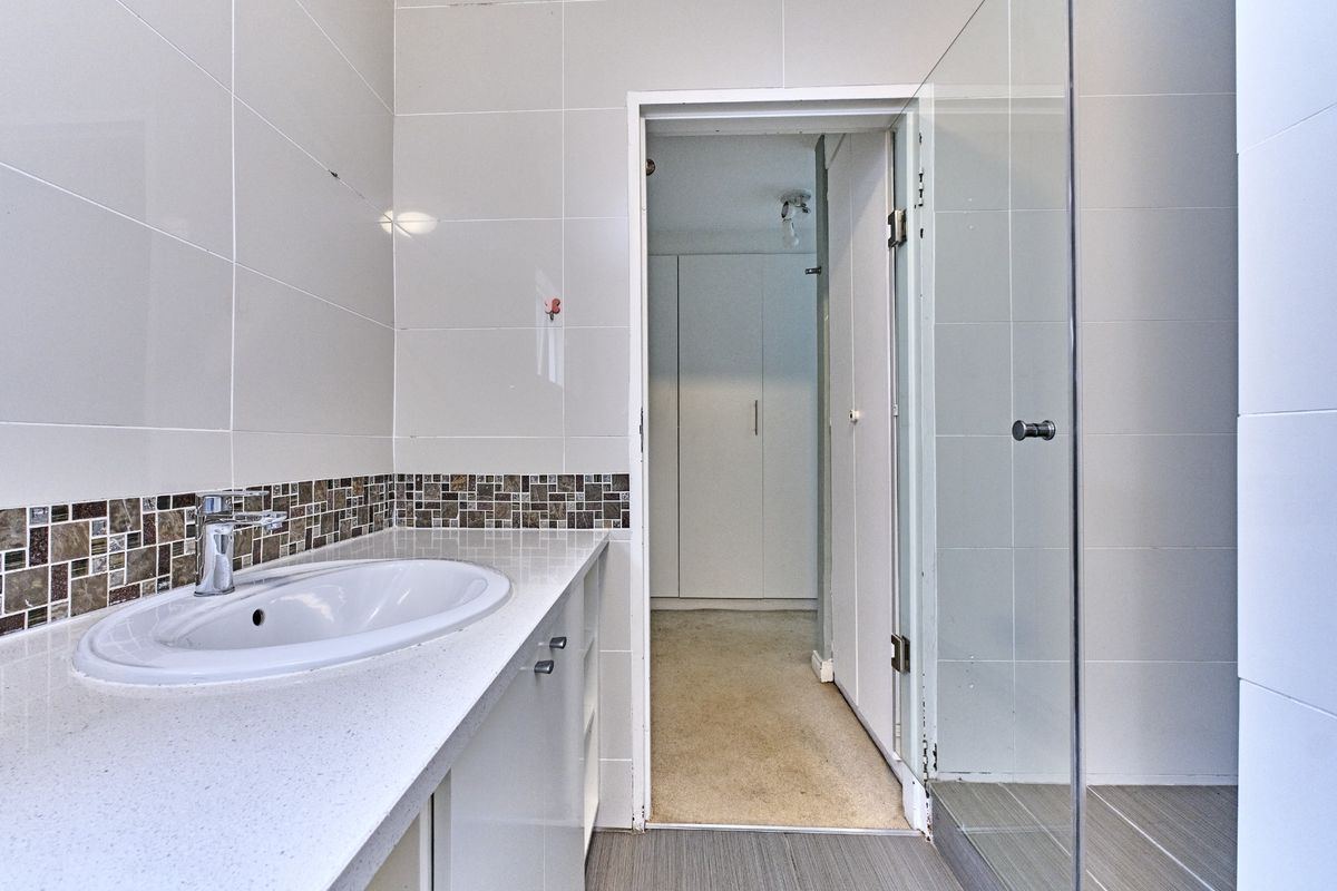 Apartment Rental Monthly In Sandton - Photo 5