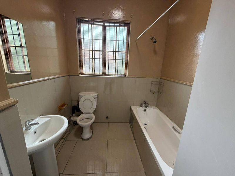 Townhouse Rental Monthly In Johannesburg - Photo 9