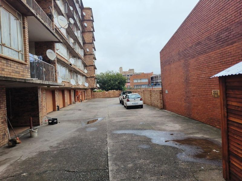 Apartment For Sale In Pretoria - Photo 3