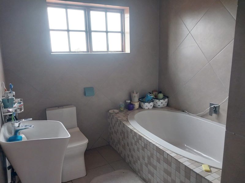 House For Sale In Hammanskraal - Photo 2