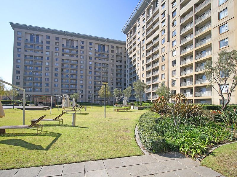 Apartment For Sale In Sandton - Photo 1
