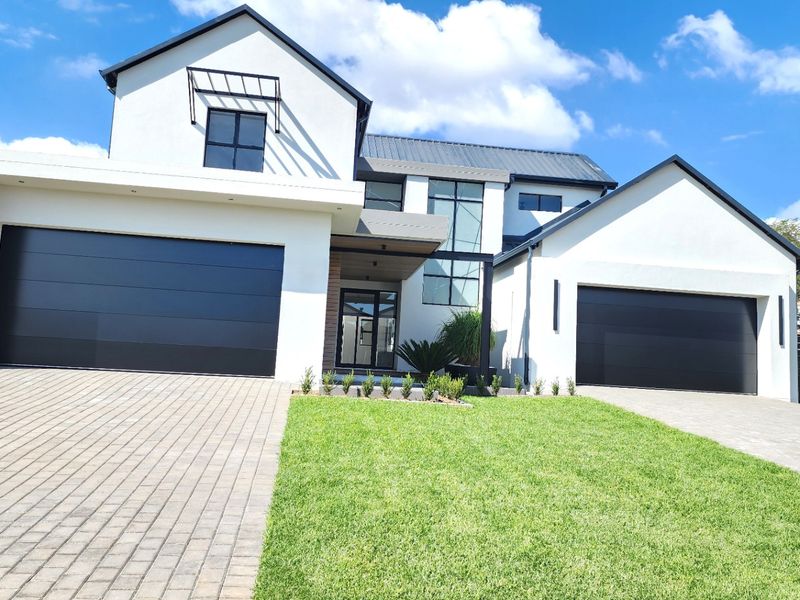 House For Sale In Centurion - Photo 2
