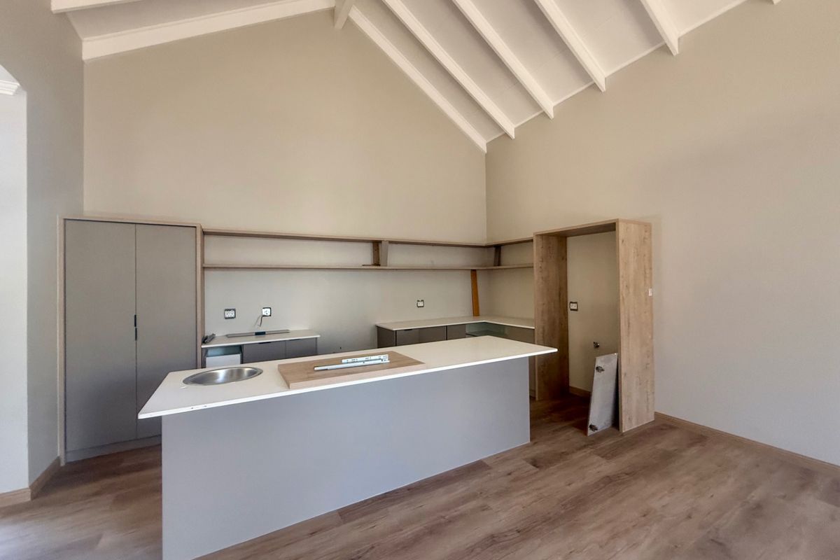 Townhouse For Sale In Bloemfontein - Photo 2
