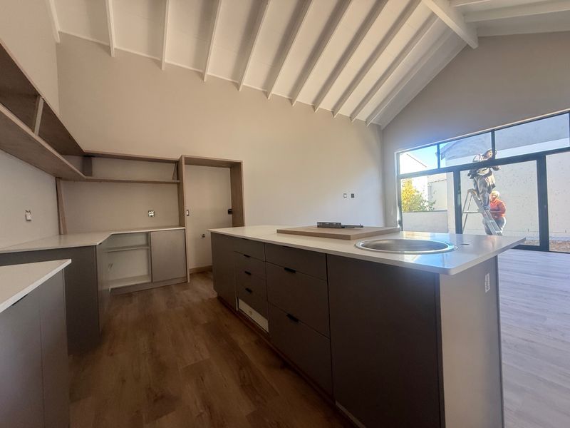 Townhouse For Sale In Bloemfontein - Photo 3