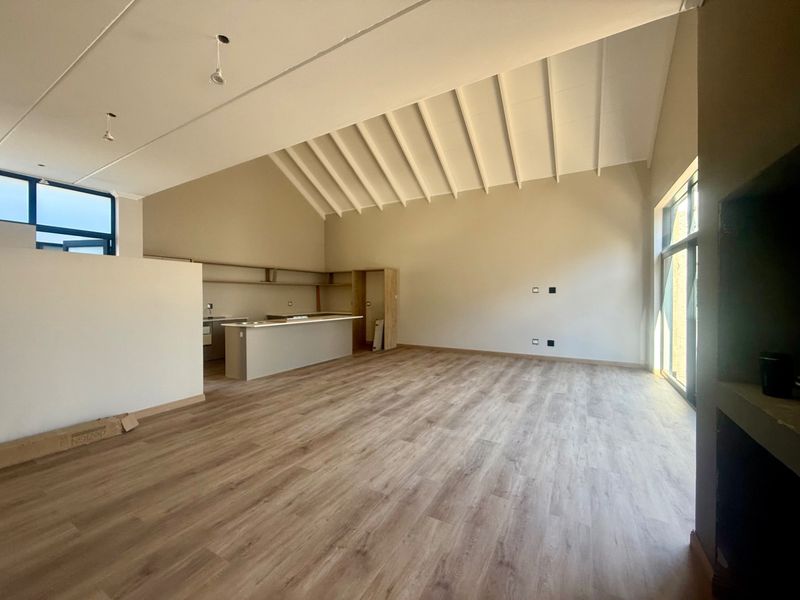 Townhouse For Sale In Bloemfontein - Photo 2