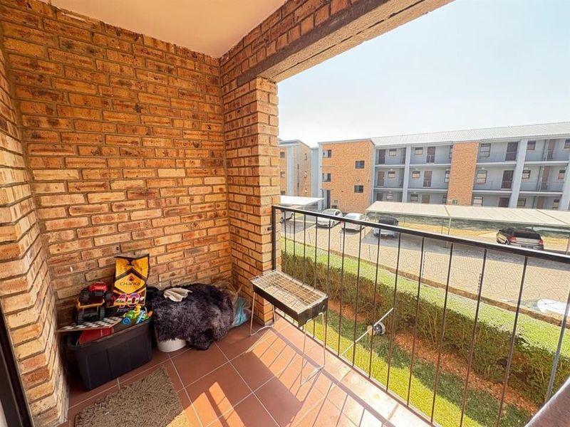 Apartment For Sale In Roodepoort - Photo 10