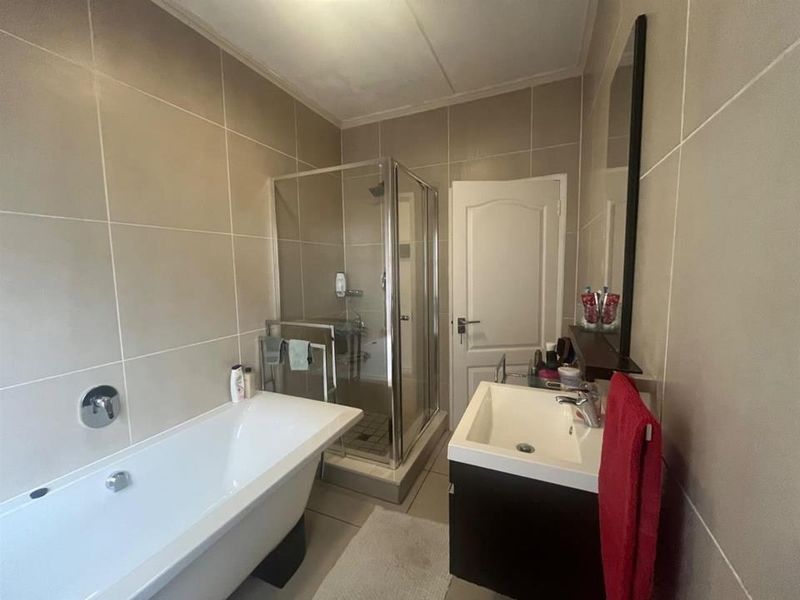 Apartment For Sale In Sandton - Photo 6