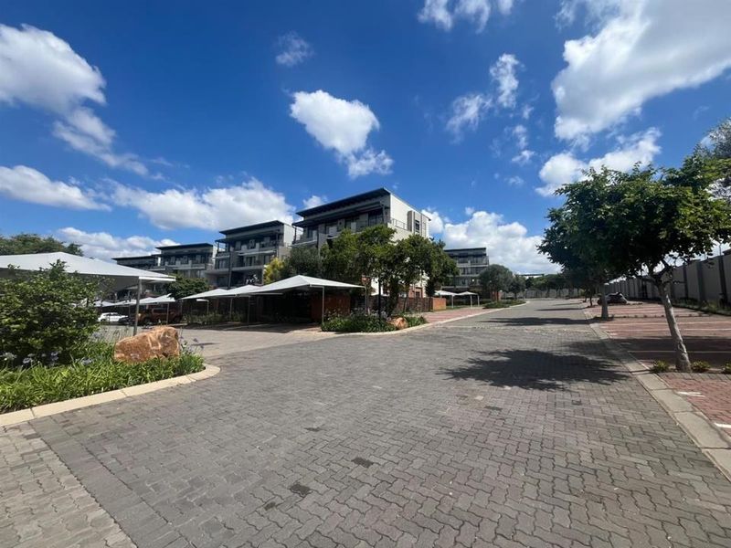 Apartment For Sale In Sandton - Photo 1