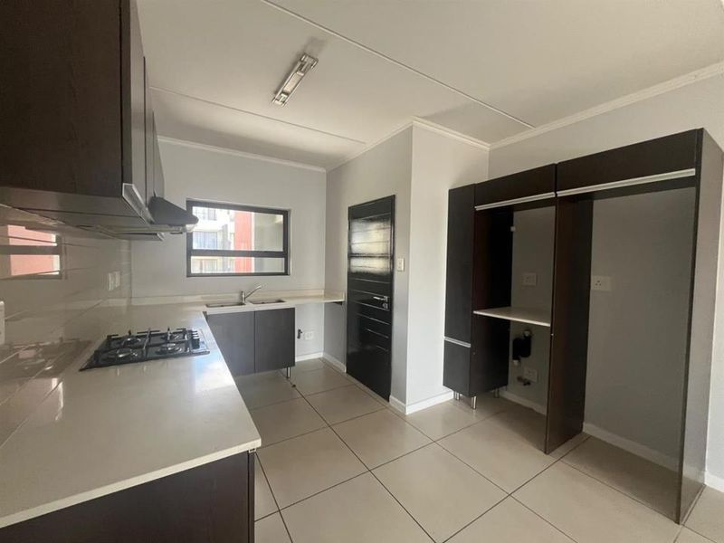Apartment For Sale In Sandton - Photo 5
