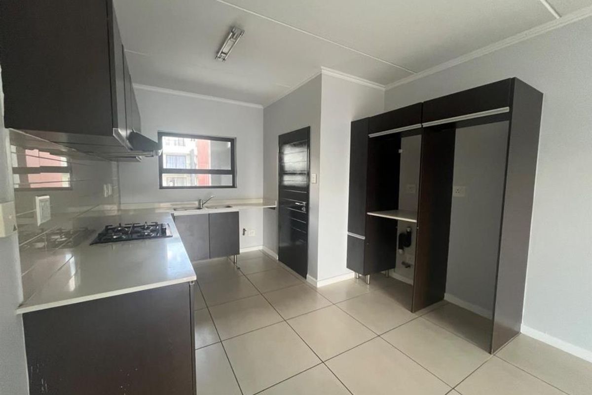Apartment For Sale In Sandton - Photo 4