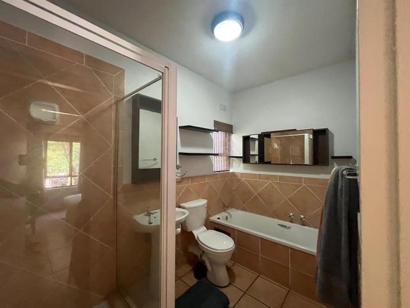 Apartment For Sale In Sandton - Photo 5