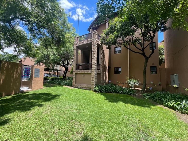 Apartment For Sale In Sandton - Photo 1