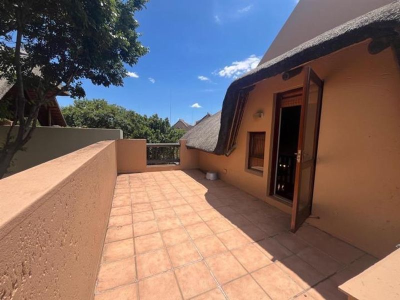 Apartment For Sale In Sandton - Photo 2