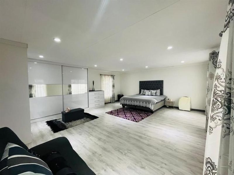 House For Sale In Pretoria - Photo 2