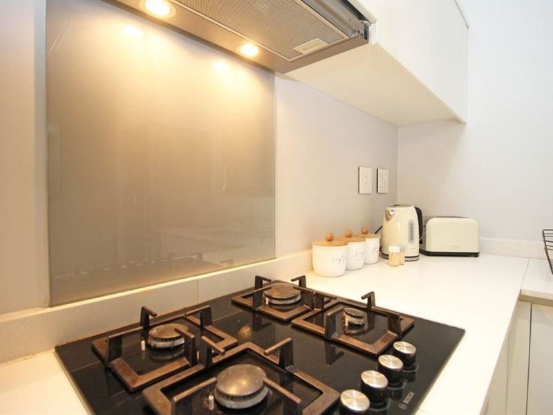 Apartment Rental Monthly In Sandton - Photo 5