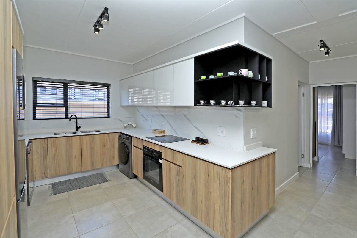 Apartment For Sale In Midrand - Photo 4