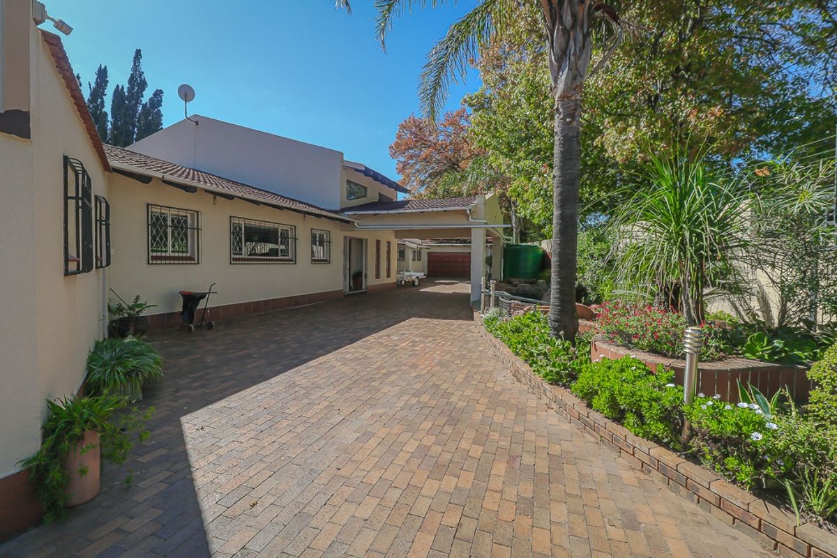 House For Sale In Springs - Photo 4