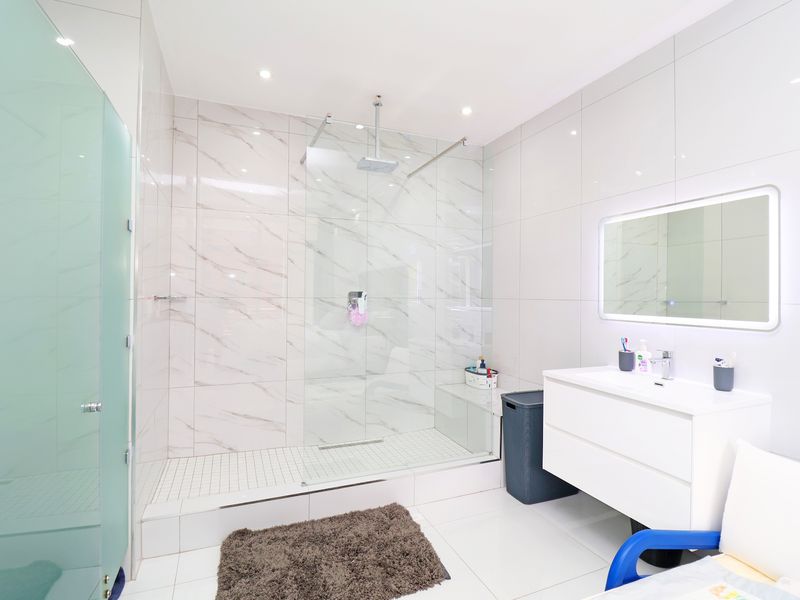 Apartment Rental Monthly In Sandton - Photo 6