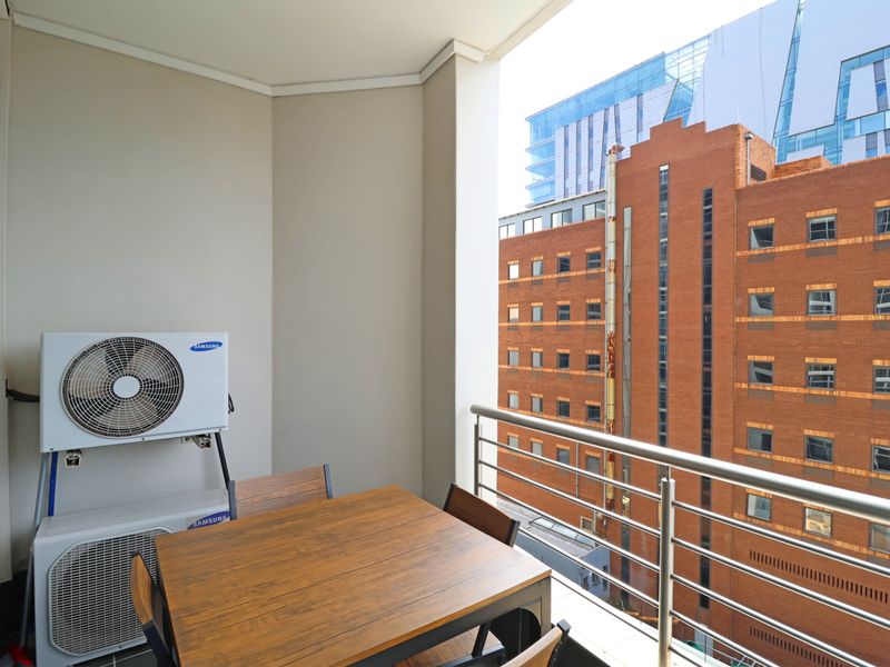 Apartment Rental Monthly In Sandton - Photo 5